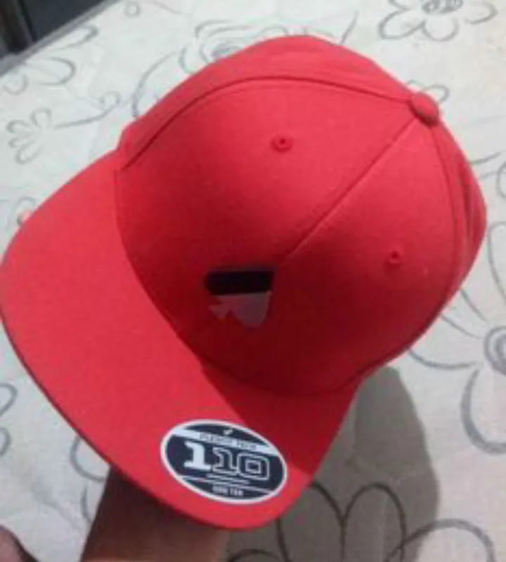 Imagem da campanha Boné corvo vermelho zero