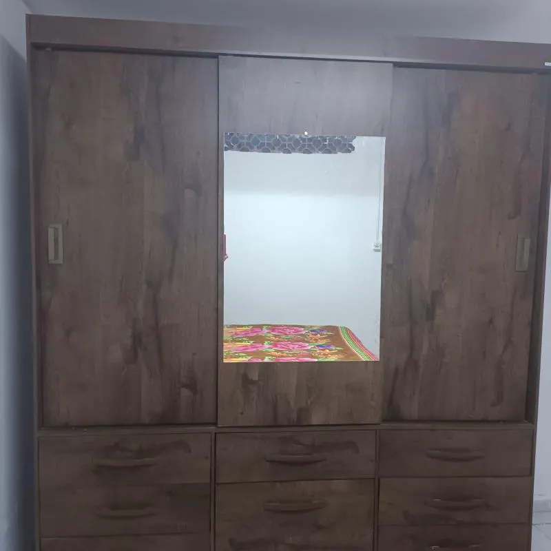 Imagem da campanha Guarda roupa,semi- novo