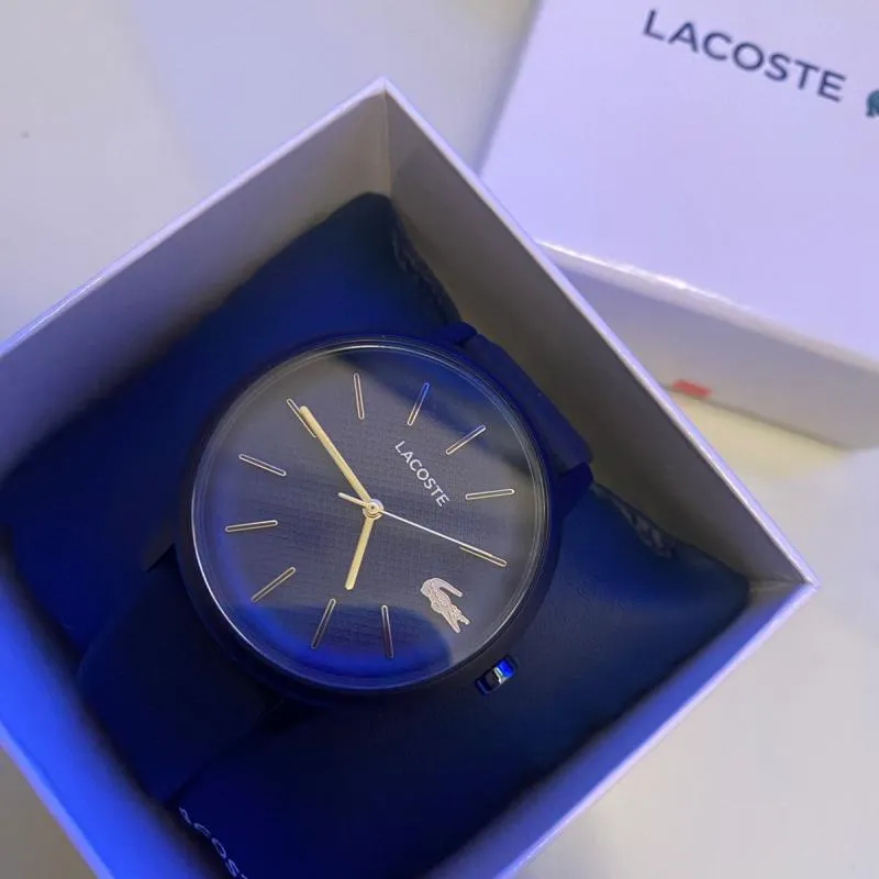 Imagem da campanha Relógio Lacoste Masculino,  com certificado de garantia bateria e maquinario na Vivara!