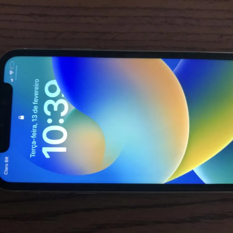 Imagem da campanha iPhone XR & AMARELO 64GB