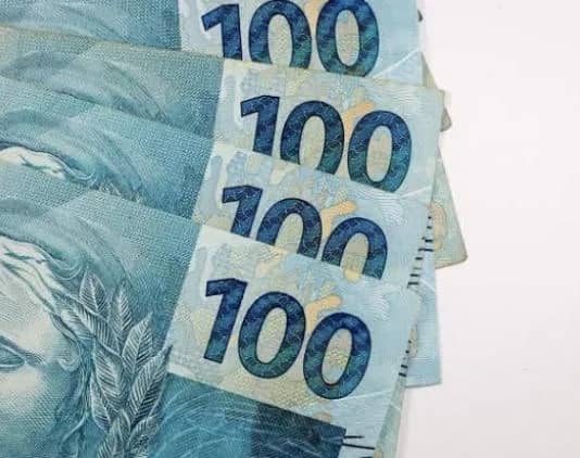 Imagem da campanha Ajude-me a concluir o último ano da minha graduação