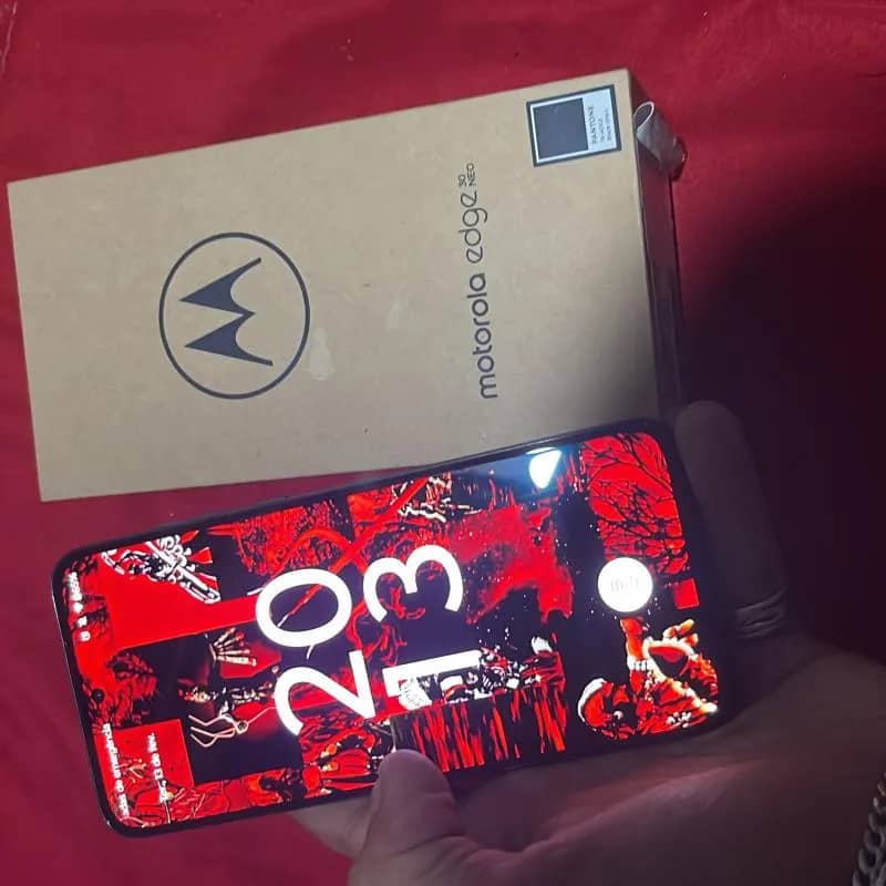 Imagem da campanha Moto edge 30 neo