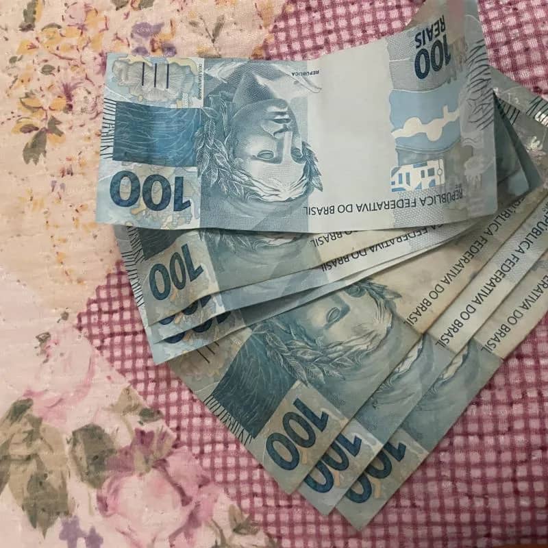 Imagem da campanha R$700 reais no pix