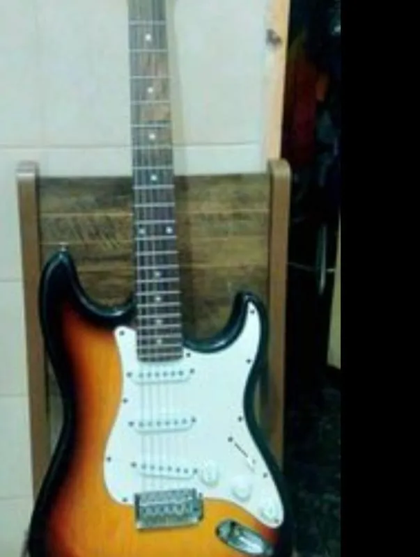 Imagem da campanha Rifa guitarra Eagle toda reformada. Em prol de ajudar minha cachorra q está doente