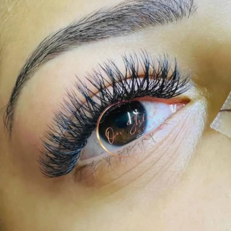 Imagem da campanha Extensão de Cílios - Volume Brasileiro ( 1 ano)