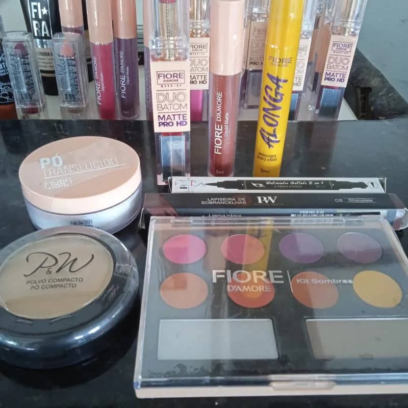 Imagem da campanha Um kit de maquiagem!!