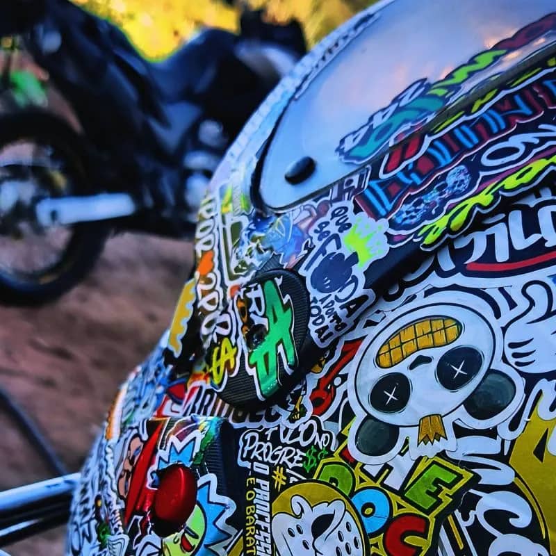 Imagem da campanha Capacete adesivado ou 250 no Pix