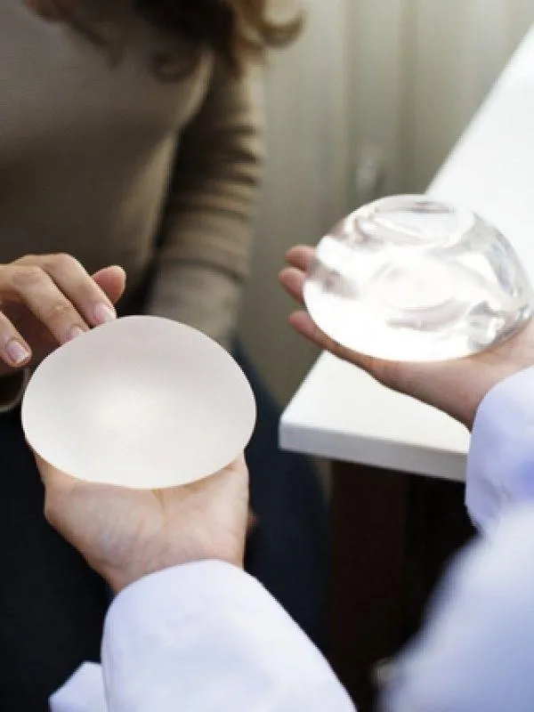 Imagem da campanha Silicone ou 15 mil reais