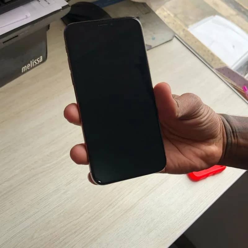 Imagem da campanha iPhone XS semi novo