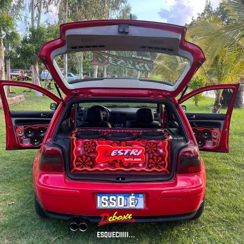 Imagem da campanha Golf GTI lotado de som ....