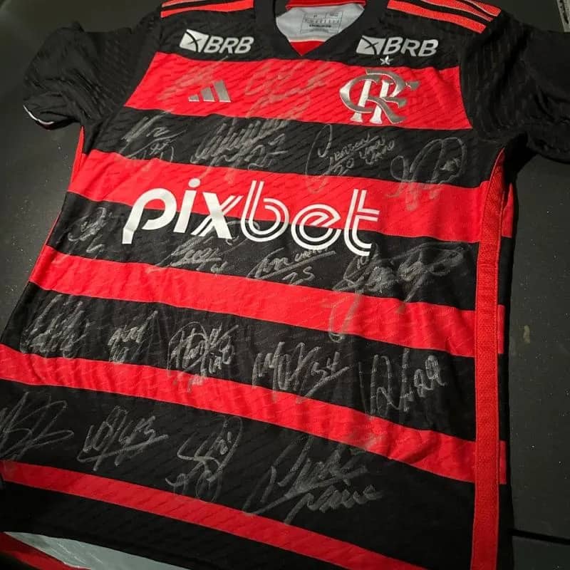 Imagem da campanha Camisa autografada pelos jogadores do Flamengo