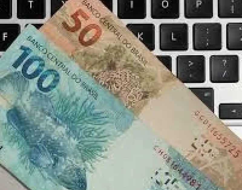 Imagem da campanha Ajude o Rafa a  compras dos matérias da faculdade