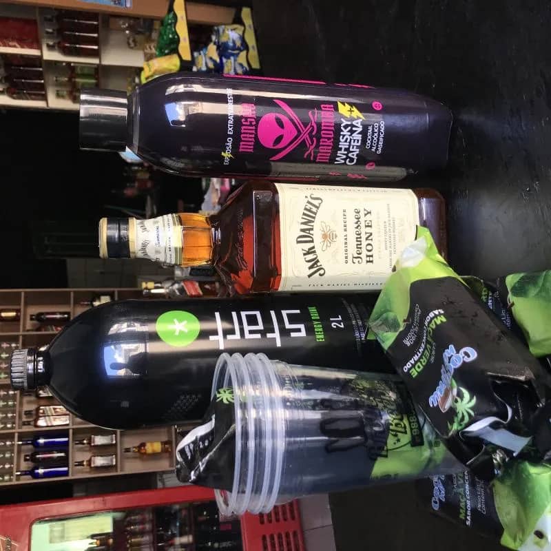 Imagem da campanha Combo de Whisky & Explosão Extraterrestre Mansão Maromba.