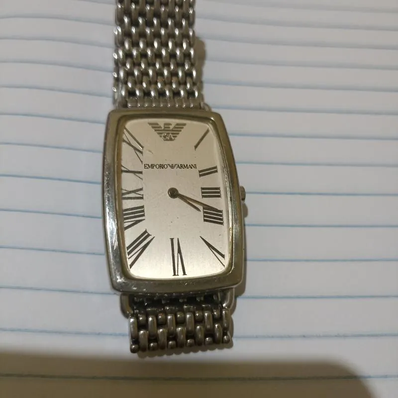 Imagem da campanha Um relógio da marca EMPÓRIO ARMANI SEMI NOVO OU 300 REAIS NO PIX.