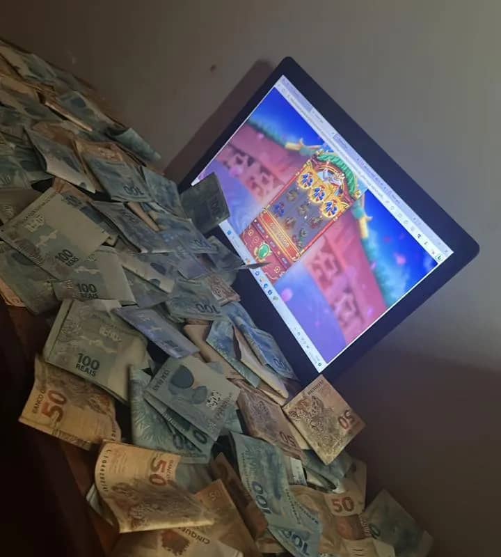 Imagem da campanha R$5000 NO PIX SEM ENROLAÇÃO