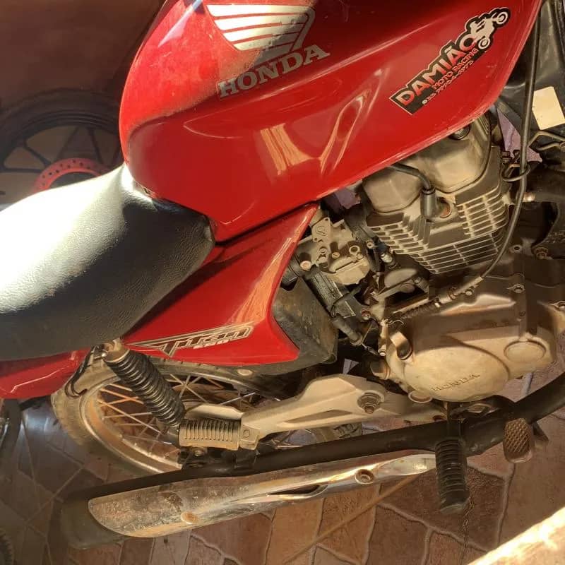 Imagem da campanha Titan 150 2008 ou $8,000 mil no pix