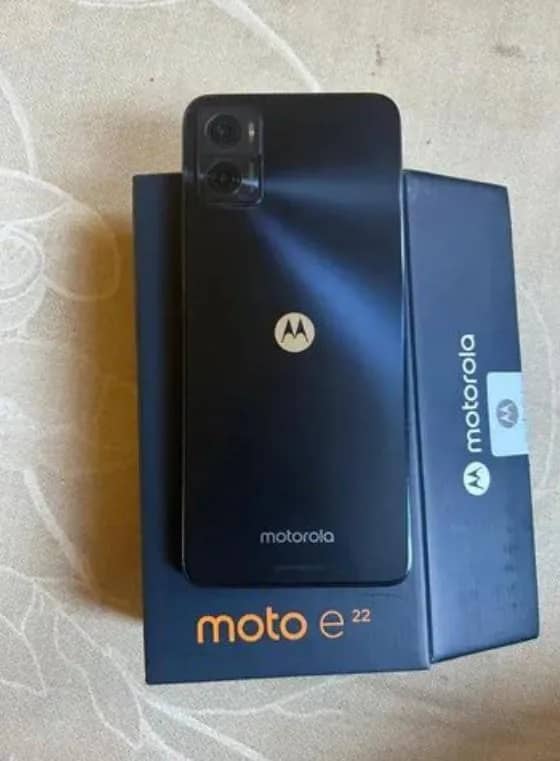 Imagem da campanha Motorola e22
