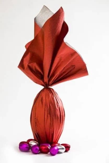 Imagem da campanha Ovo de 1kilo trufado metade brigadeiro de ninho e metade brigadeiro de nutella