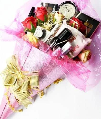 Imagem da campanha Kit de maquiagem