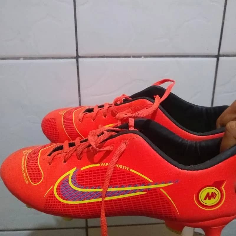 Imagem da campanha Chuteira da mercurial tamanho 42