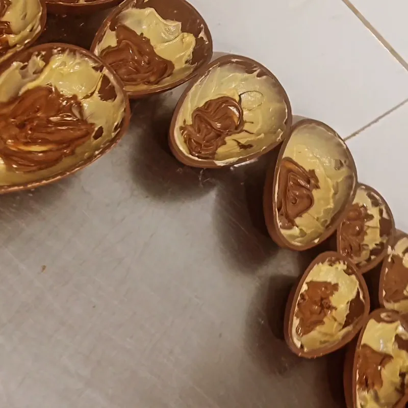 Imagem da campanha Dois ovos de páscoa de colher ou 300 reais no pix