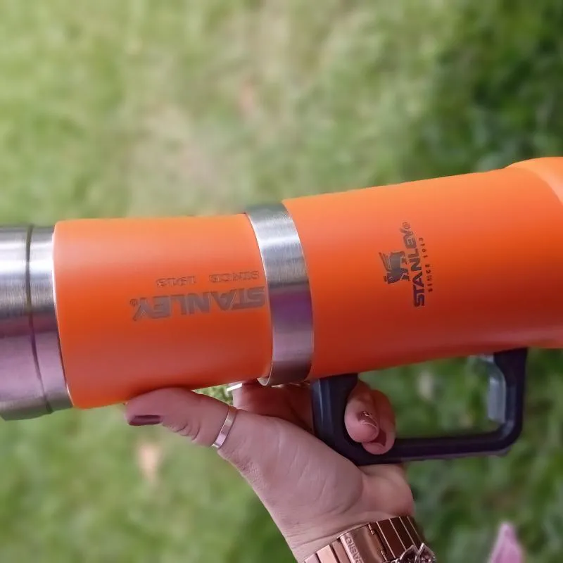 Imagem da campanha Caneca e copo Stanley