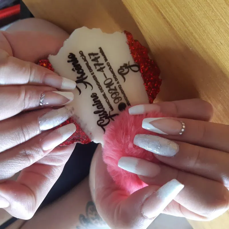 Imagem da campanha Alongamento de unha em gel/ Designer de sobrancelha com hena