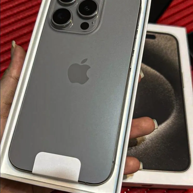 Imagem da campanha iPhone 15 Pro Max 256GB Titanium