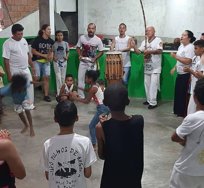 Imagem da campanha Ação Solidária, grupo Capoeira Filhos de Angola