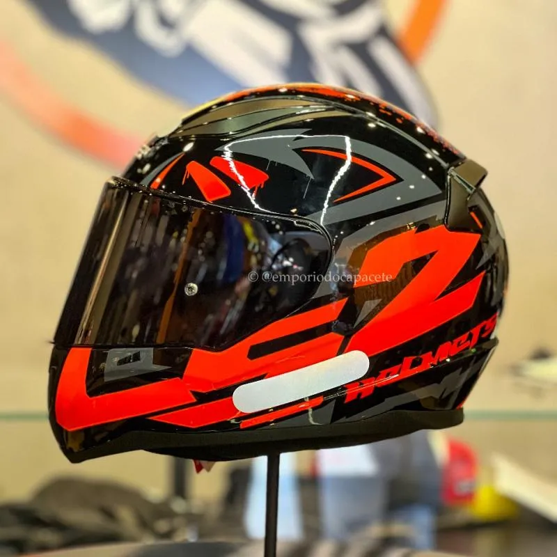 Imagem da campanha Ls2 com 2 viseira uma narigueira hjc ou 600 no pix