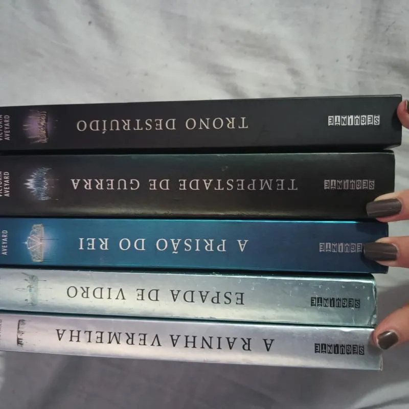 Imagem da campanha A Rainha Vermelha Coleção