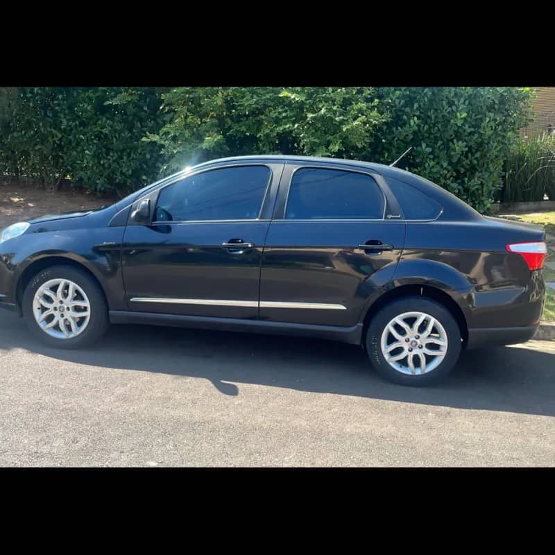 Imagem da campanha Grand Siena Essence 1.6 2014 completo