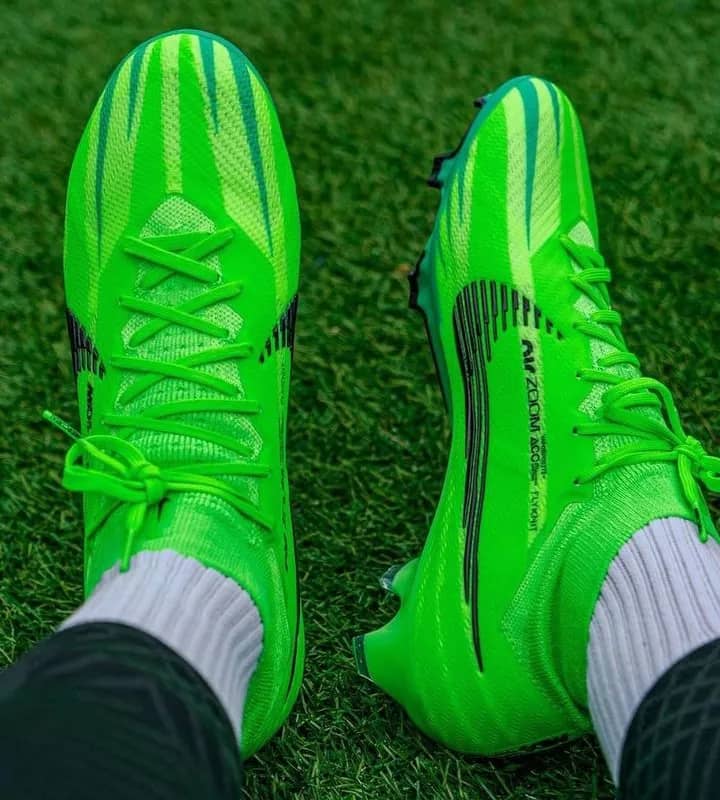 Imagem da campanha Chuteira Nike mercurial zoom