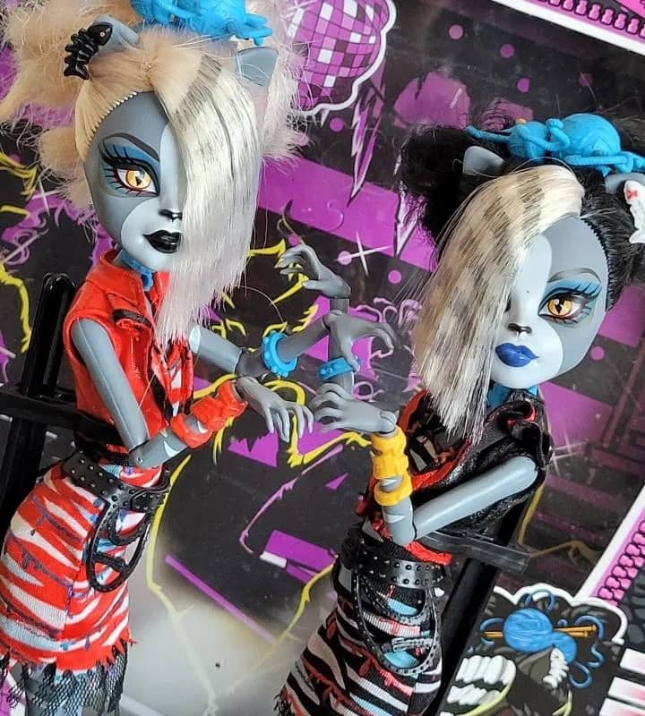 Imagem da campanha GÊMEAS ZOOMBIE SHAKE NA CAIXA