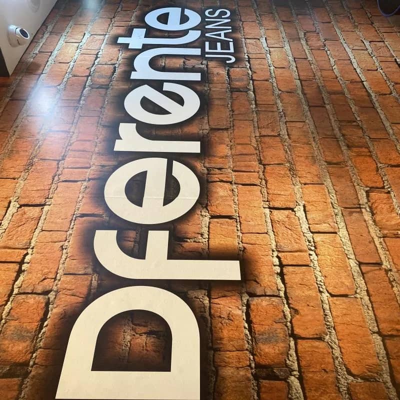 Imagem da campanha Pix 350,00 ou valor em look Dferente Jeans