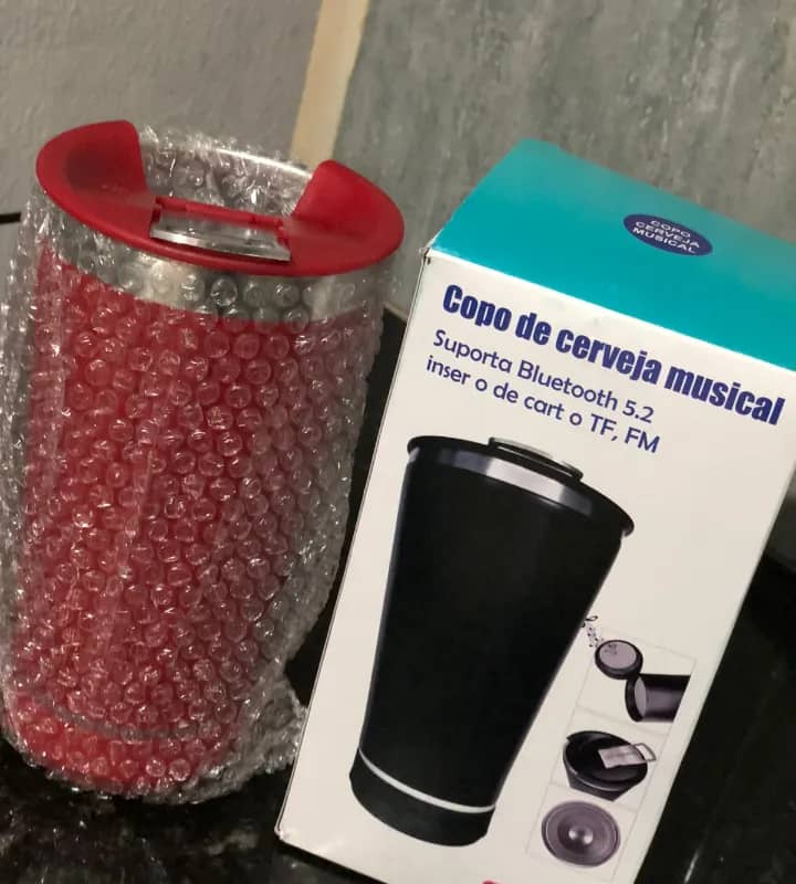 Imagem da campanha Copo Stanley com caixinha de som