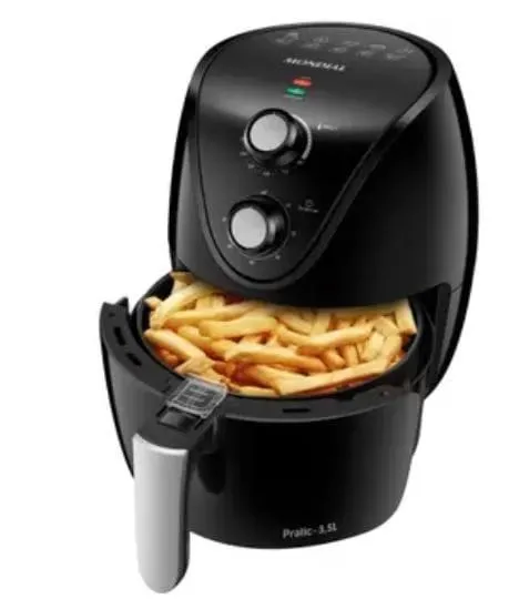 Imagem da campanha Ajude a Manu a fazer a sua cirurgia, a deformidade de Sprengel é uma condição rara.