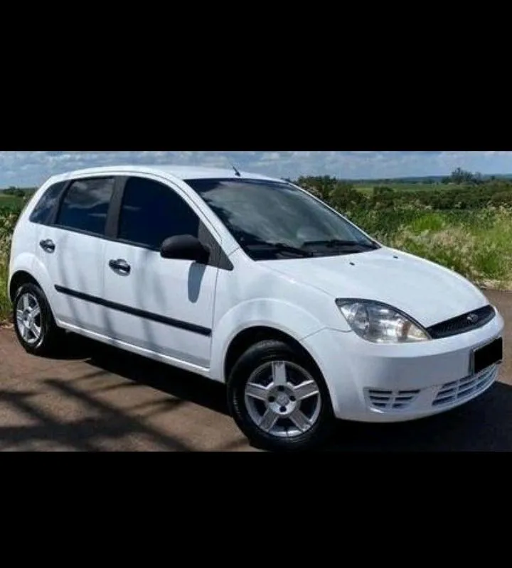 Imagem da campanha Fiesta ano 2003 4 portas e mais 5 mil no pix