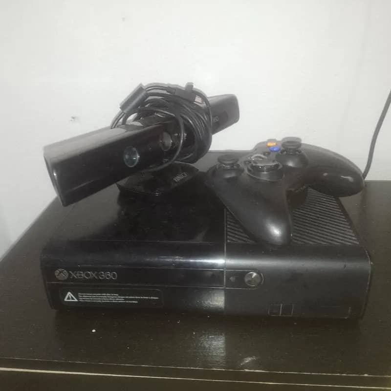 Imagem da campanha Xbox 360 1 manete Kinect e 52 jogos na memória