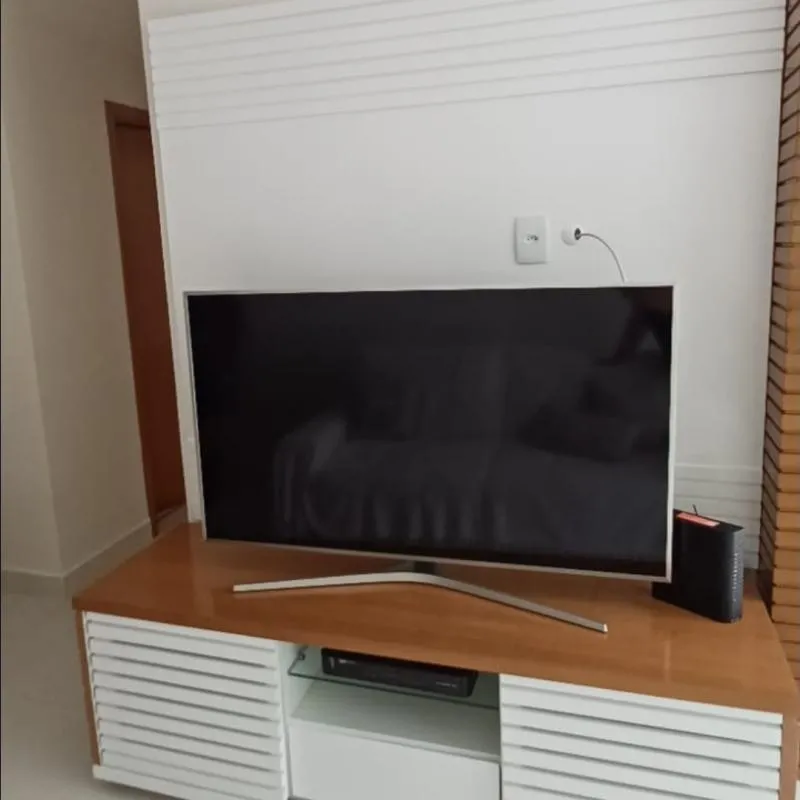 Imagem da campanha Painel e rack laqueado com detalhes ripado