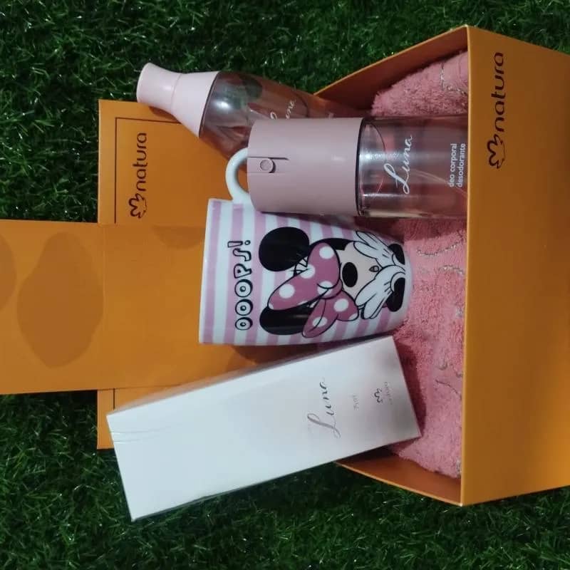 Imagem da campanha Rifa dia das mães. Kit Luna no valor d 400,00! Comprar produtos de beleza não é besteira, é sua forma de cuidar de você!