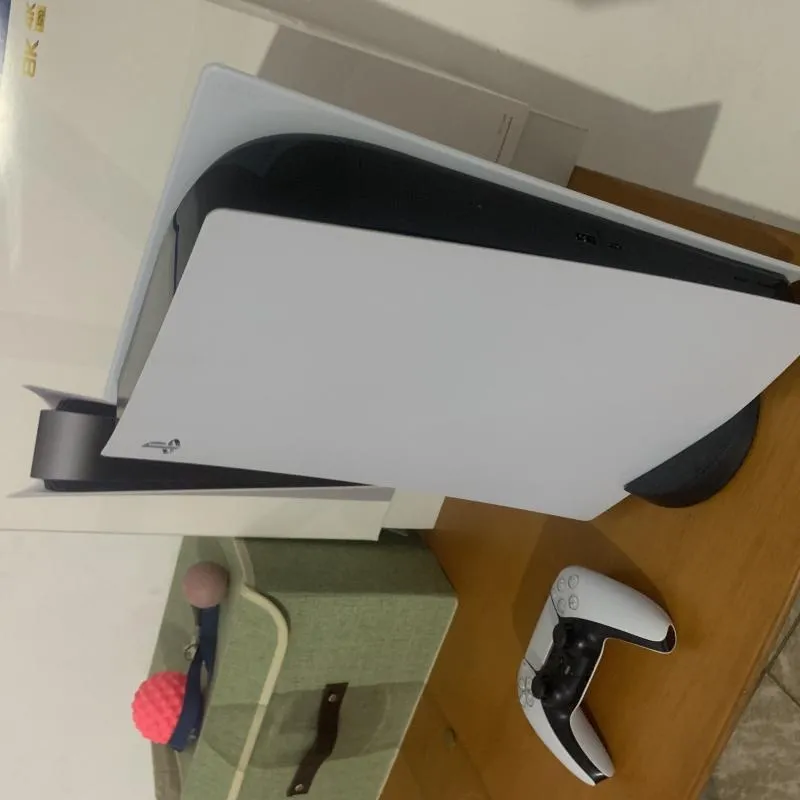 Imagem da campanha Console PlayStation 5