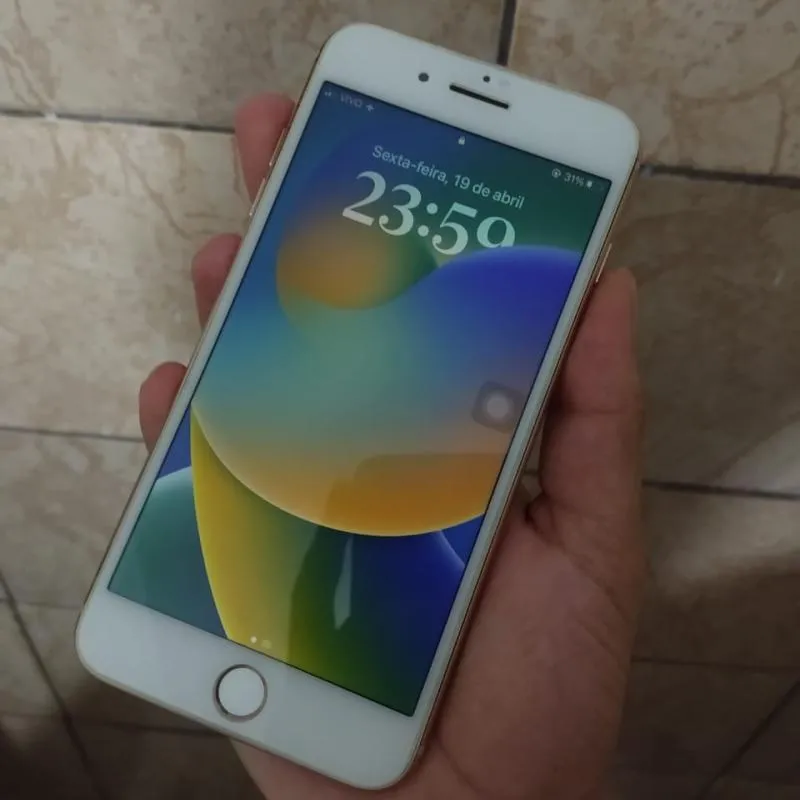 Imagem da campanha iPhone 8Plus