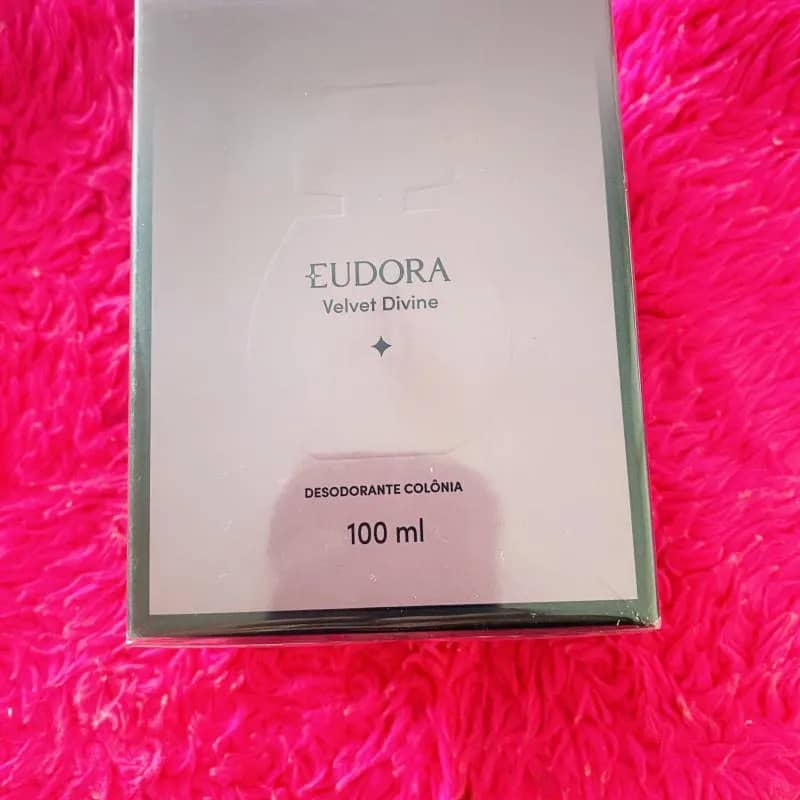 Imagem da campanha Perfume Eudora e hidratante