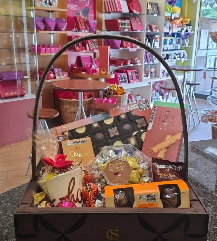 Imagem da campanha Meus Amigos e eu no Acampamento Dokmos 2024