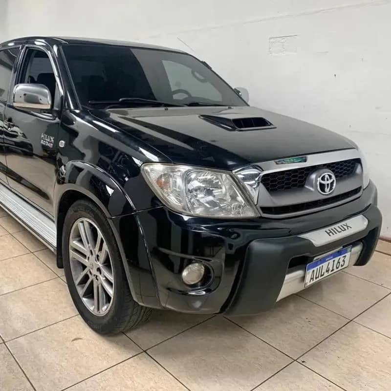 Imagem da campanha Hillux