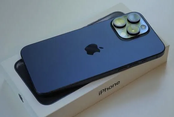 Imagem da campanha iPhone 15 PRO  256GB