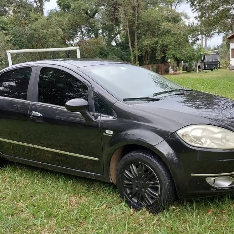 Imagem da campanha Ação beneficente Fiat Linea 2009