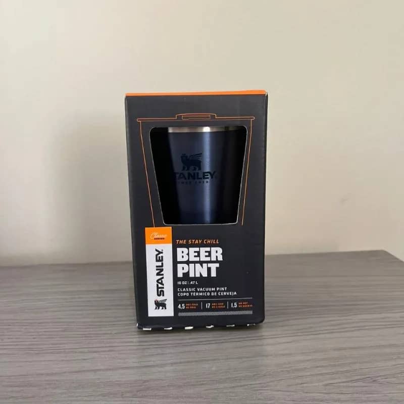 Imagem da campanha Sua Bebida Na Temperatura Ideal Até o Último Gole. Não Transpira Por Fora.