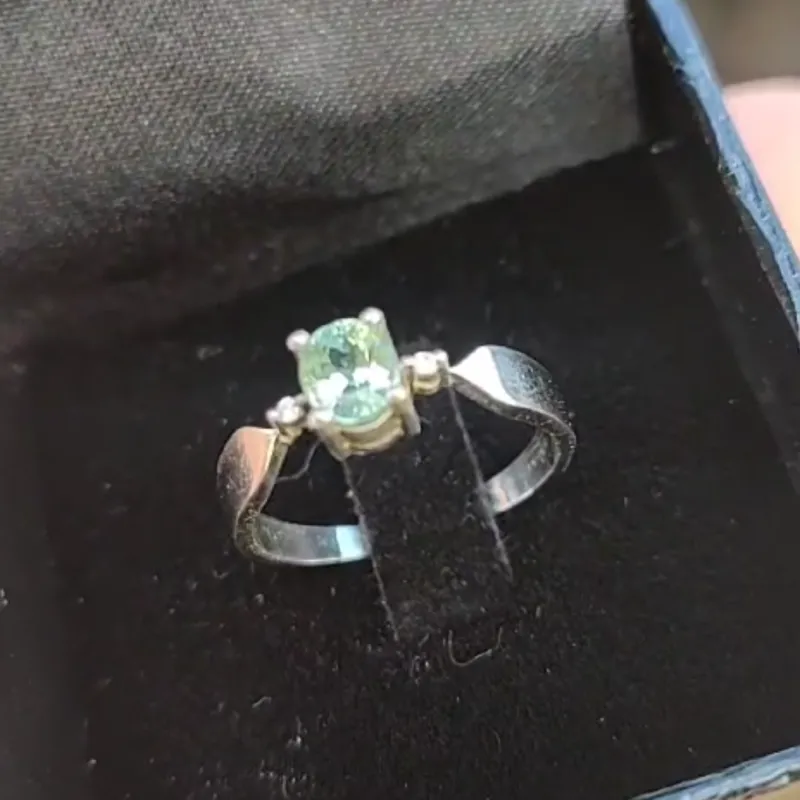 Imagem da campanha Anel de Ouro Branco Turmalina Paraíba e Diamantes